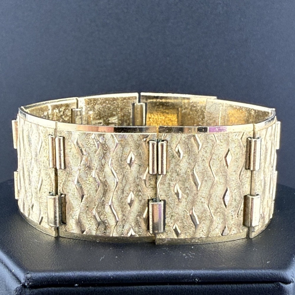 Vintage Anson‎ Bracelet Gold Tone Signed Engraved "With Love Bobby" 7"